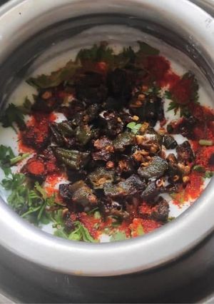 A picture of Bhindi Raita/Okra Raita😍.