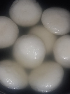 रसगुल्ला (rasgulla recipe in Hindi) रेसिपी मुख्य फोटो