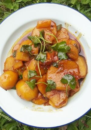A picture of Semur Kentang (Potato Stew).