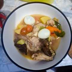 รูปของ Sup Ayam Gurih Enak ala Devina Hermawan