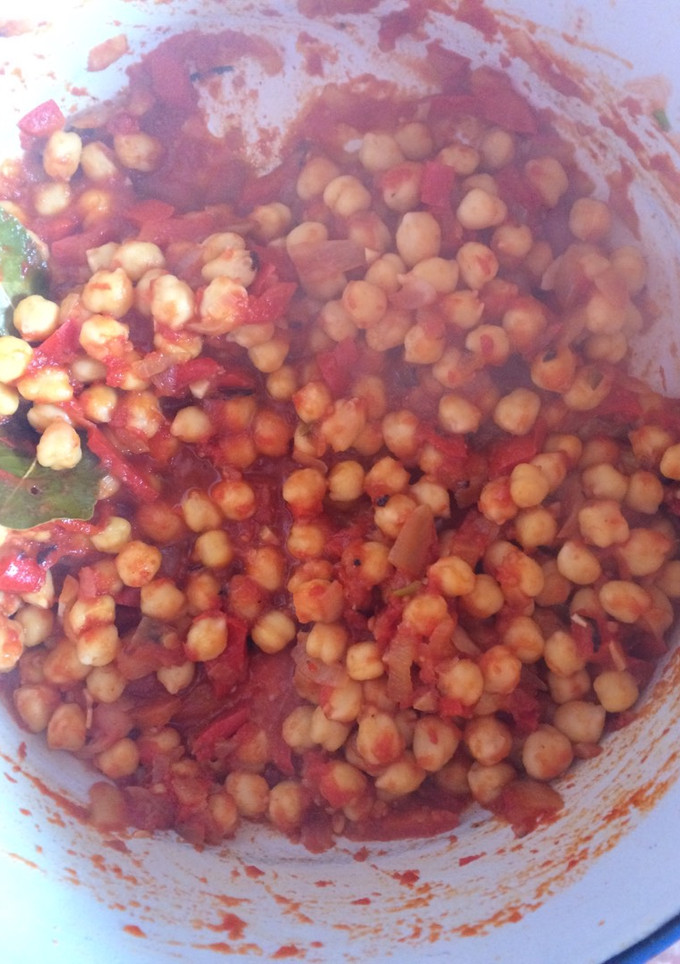 Una foto de Garbanzos con tomate
