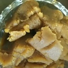 Suji halwa A picture of Suji halwa.