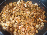 Choco (sepia) con garbanzos