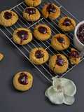 জ্যাম টপড পিনাট বাটার ক্যুকিজ (Jam topped peanut butter cookies recipe In Bengali)