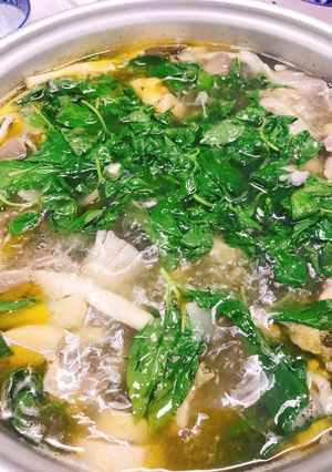 Hình của món Lẩu gà lá é 🐔🌿.