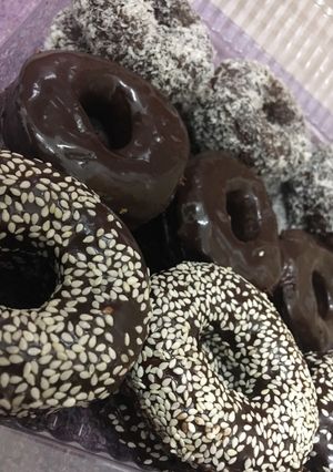 صورة لوصفة دونات بالشوكولاته