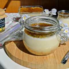 Una foto de Tarta de leche condensada y mermelada de kiwi