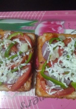 ब्रेड पिज़्ज़ा (bread pizza) रेसिपी मुख्य फोटो