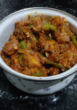 A picture of Chilli chicken.