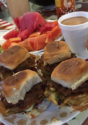 হ‍্যাশ ব্রাউন বার্গার(hash brown burger recipe in bengali) রেসিপির প্রধান ছবি