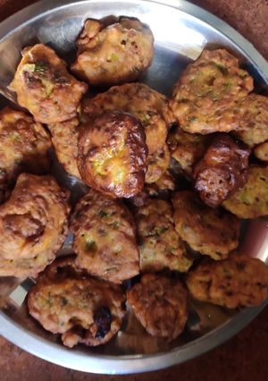 A picture of Vegetable pakoda.