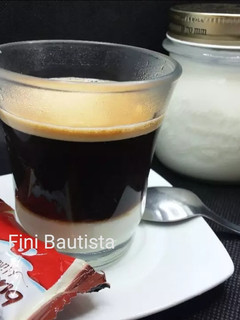 Una foto de Leche condensada casera con leche en polvo