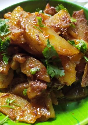 बटाटा फ्राय भाजी (batata fry bhaji recipe in marathi) रेसिपी चे मुख्य फोटो 