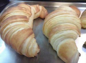 Una foto de Croissant gigante