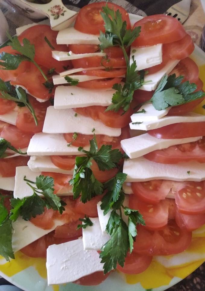 Капрезе з бринзою