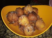 Una foto de buñuelo dulces