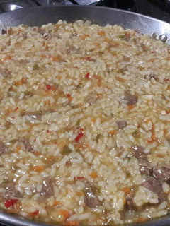 Una foto de Paella de Carne