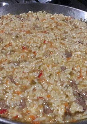 Una foto de Paella de Carne