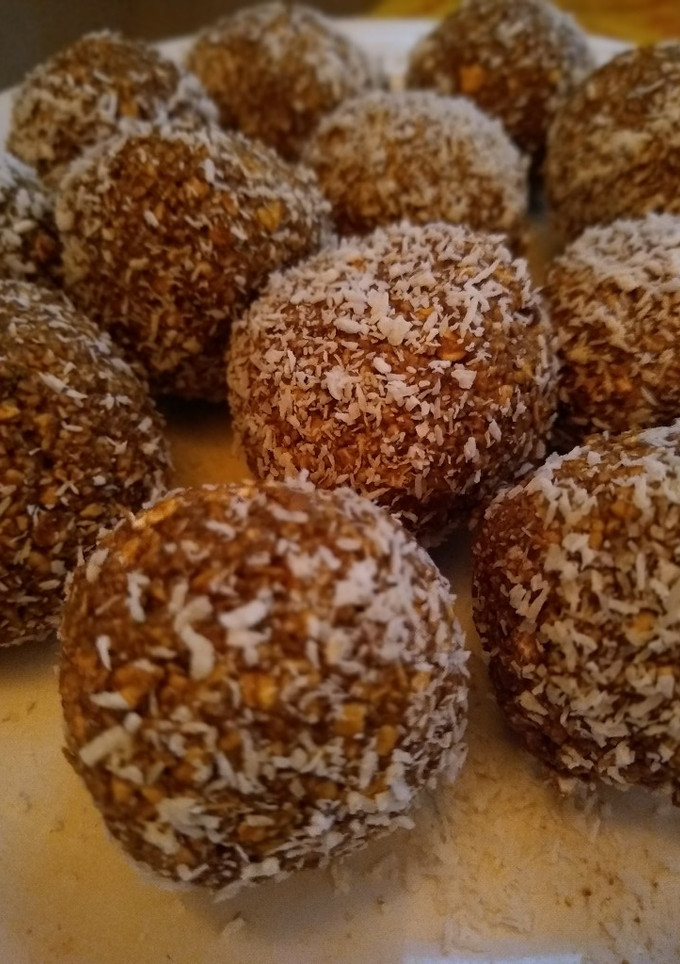 Una foto de Bombones de avena, dulce de leche light y cacao
