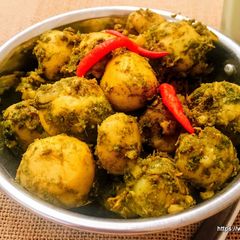 A picture of Chutneywale Chote Aloo or Baby Potatoes.