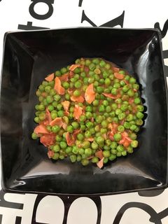 Una foto de Guisantes con jamón