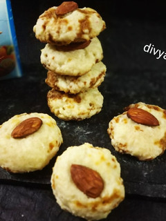 A picture of Coconut, fresh cream cookies.