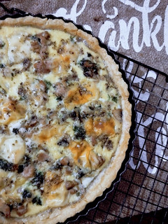 Foto resep Quiche Lorraine (Savory Pie Mushroom & Spinach) Tanpa Cooking Cream