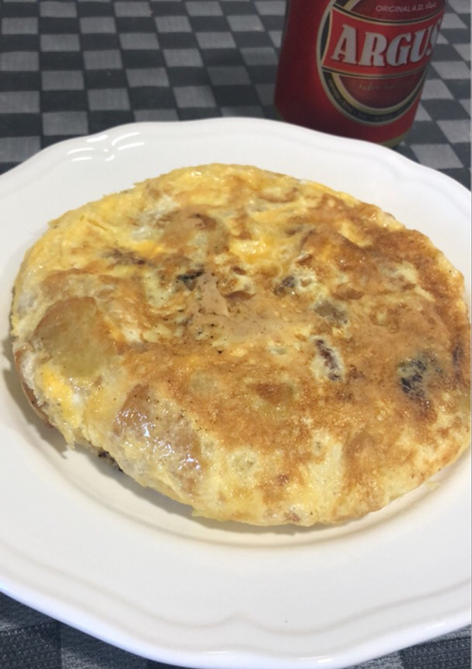 Una foto de Tortilla de croquetas