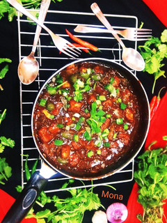 रेस्टोरेंट स्टाइल ग्रेवी चिल्ली पनीर (restaurant style gravy chilli paneer recipe in Hindi) रेसिपी मुख्य फोटो