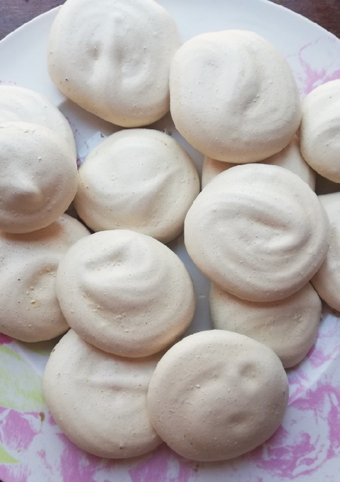 Una foto de Suspiros de merengue y café ☕