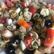Ensalada de pasta con vinagreta de pistachos