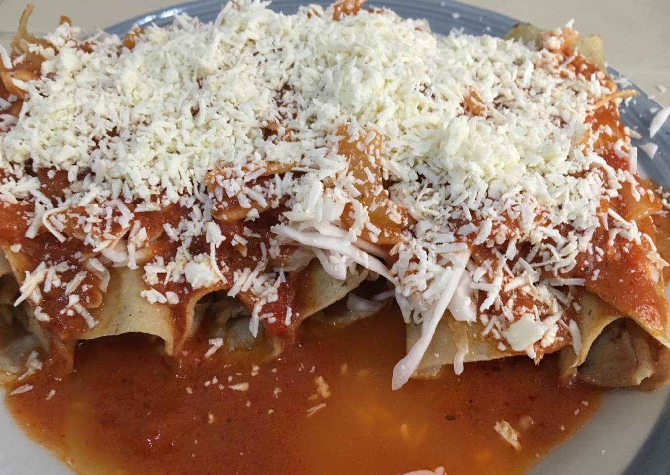Tacos fritos de pollo