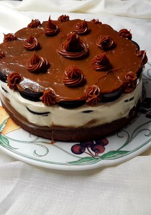 Una foto de ¡Torta Oreo para Heli🎂!