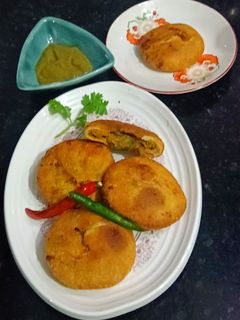 आलू प्याज़ की कचौड़ी रेसिपी मुख्य फोटो