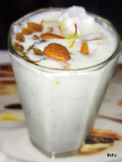 माखनिया लस्सी  (Makhaniya lassi recipe in hindi) रेसिपी मुख्य फोटो