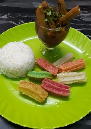 A picture of Data Aloo (Drumstick and potato curry).