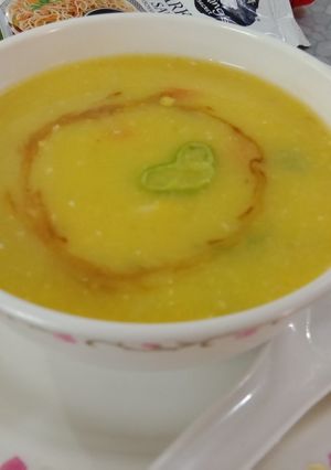 વેજ. સ્વીટ કોર્ન સૂપ (Veg.Sweet Corn Soup Recipe In Gujarati) રેસીપી મુખ્ય ફોટો