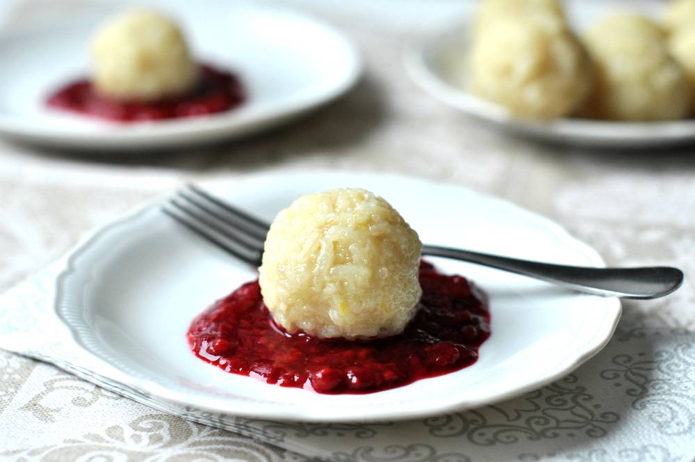 Tejmentes tejberizs golyó recept málnaszósszal recept recept fotó