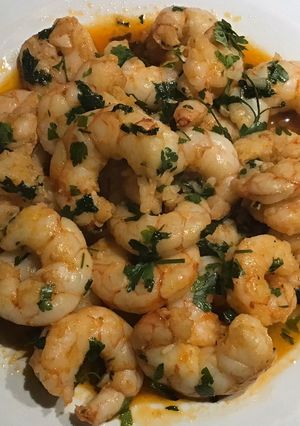 Una foto de Langostinos al ajillo