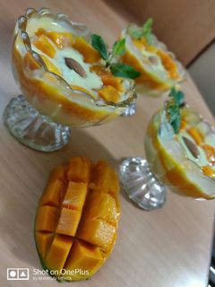 મેંગો કસ્ટર્ડ પુડિંગ (mango custard pudding recipe in Gujarati) રેસીપી મુખ્ય ફોટો