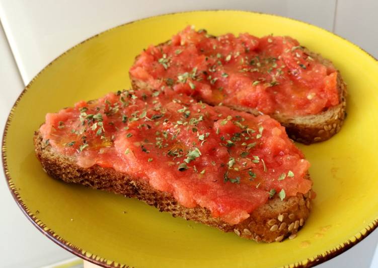 Tosta de pan con tomate en Mycook