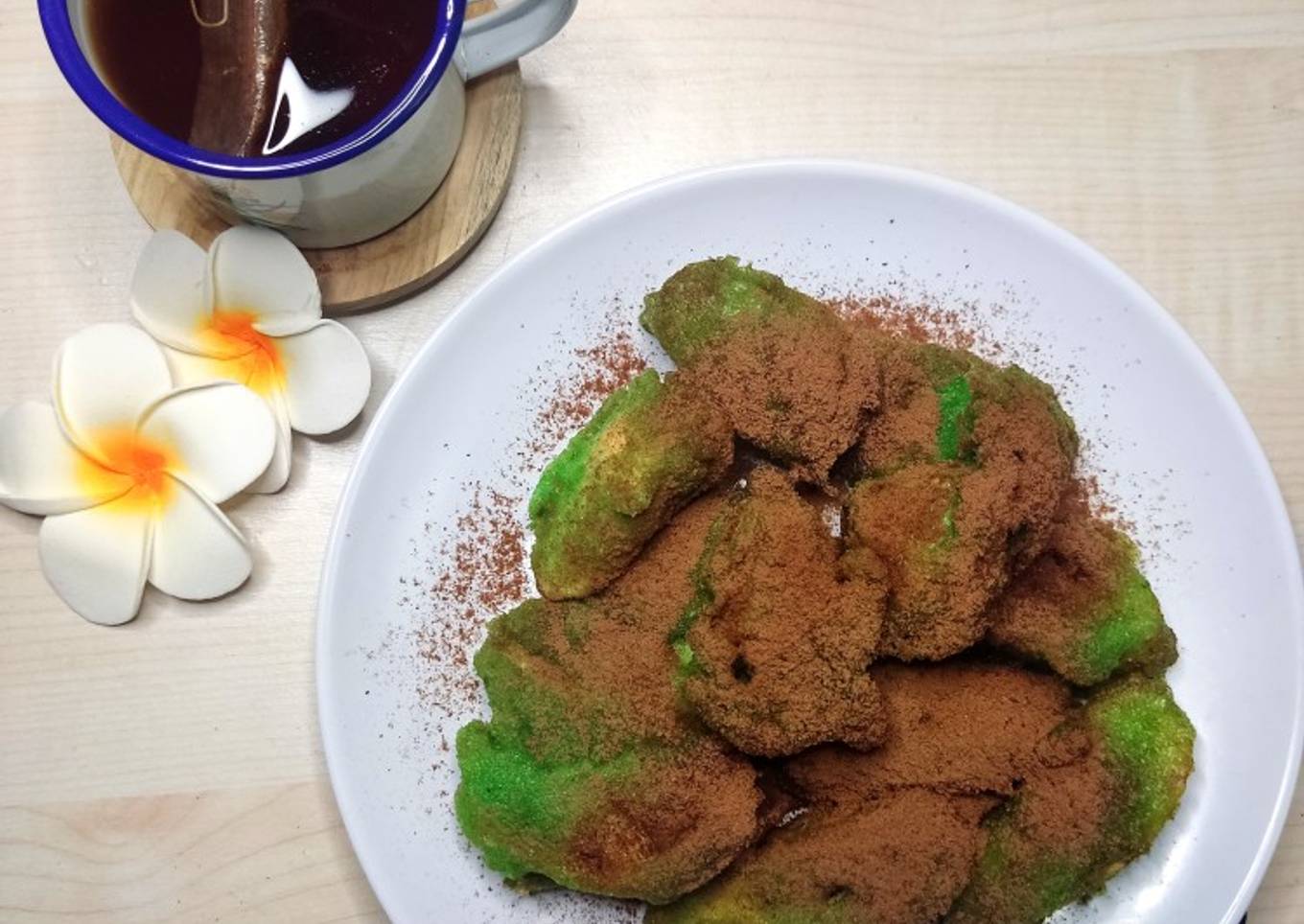 Pisang goreng pandan cokelat