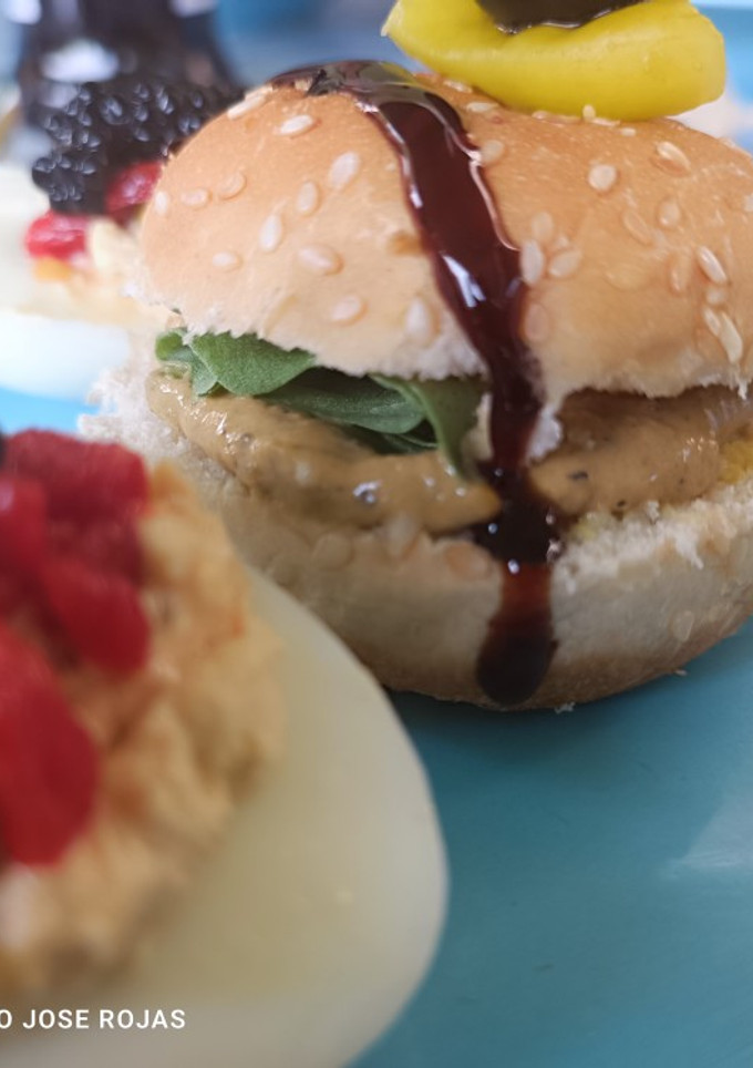 Una foto de Crema "paté" de mejillones picantes