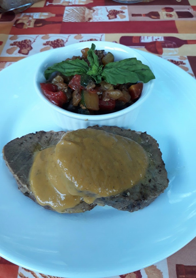 Una foto de Carne al jugo, en su salsa