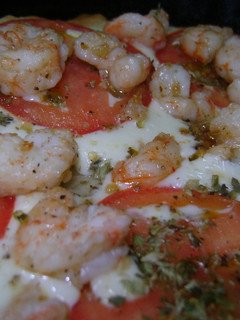 Una foto de Pizza con camarones