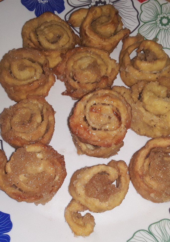 Una foto de Rollos de canela fritos