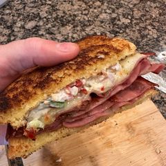 A picture of HI WIFE sammie.
