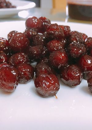 Hình của món Mứt chùm ruột chua cay.