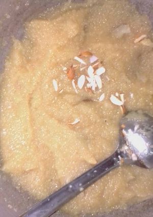 A picture of Sooji (semolina)ka halwa.