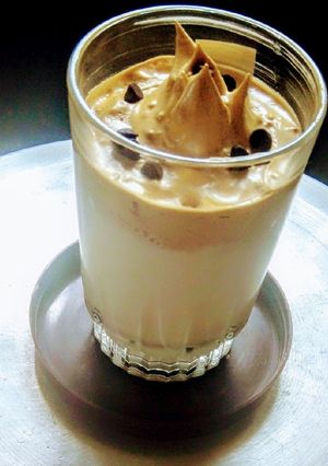 A picture of Dalgona coffee.